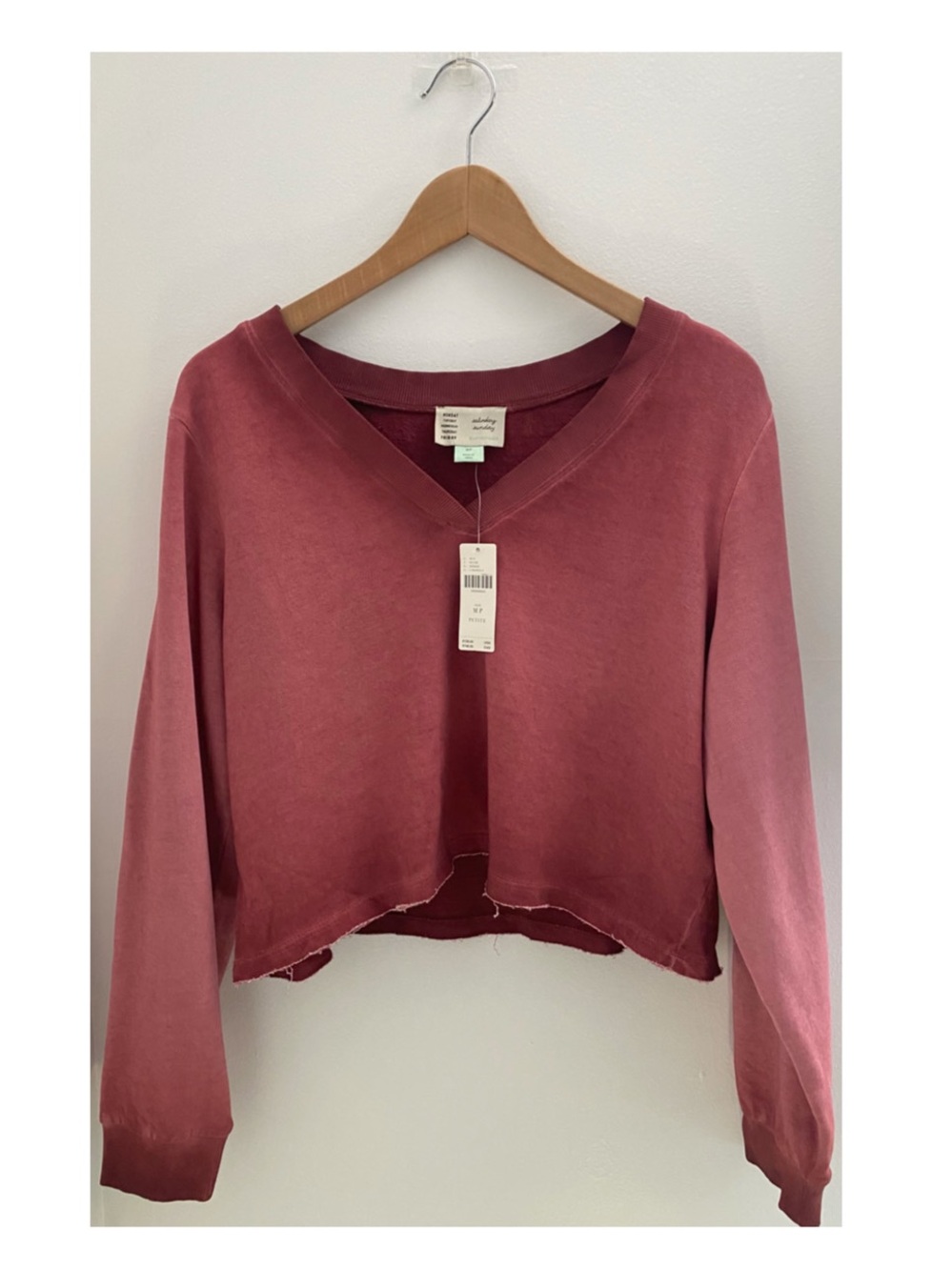 NWT Anthropology Cropped V-Neck Sweatshirt Red Ombré Women’s Medium 100% Cotton